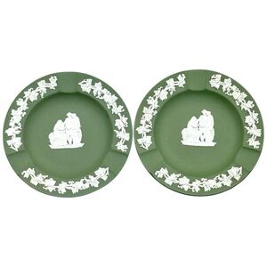 Wedgwood Jasperware Green Plate England Vintage Relief Grapevine Decor Cameo